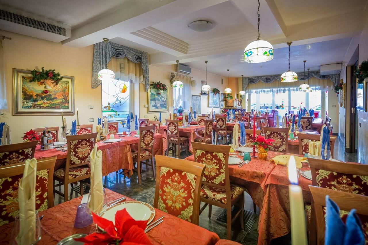Albergo Ristorante Fabrizio Caorle Bagian luar foto