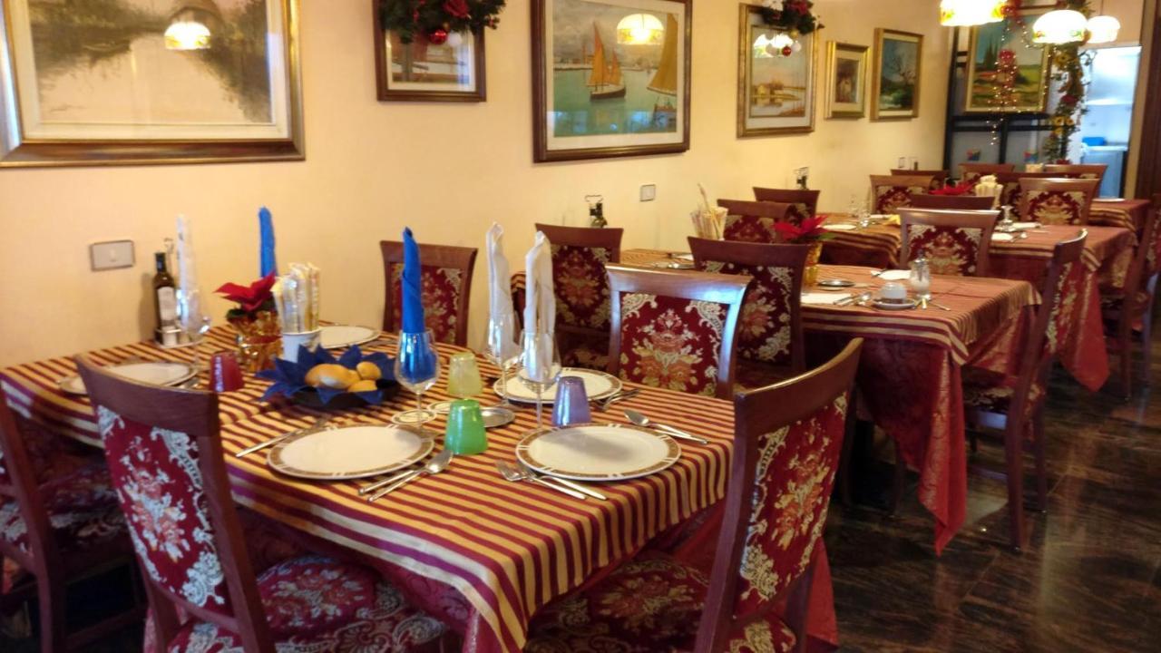 Albergo Ristorante Fabrizio Caorle Bagian luar foto