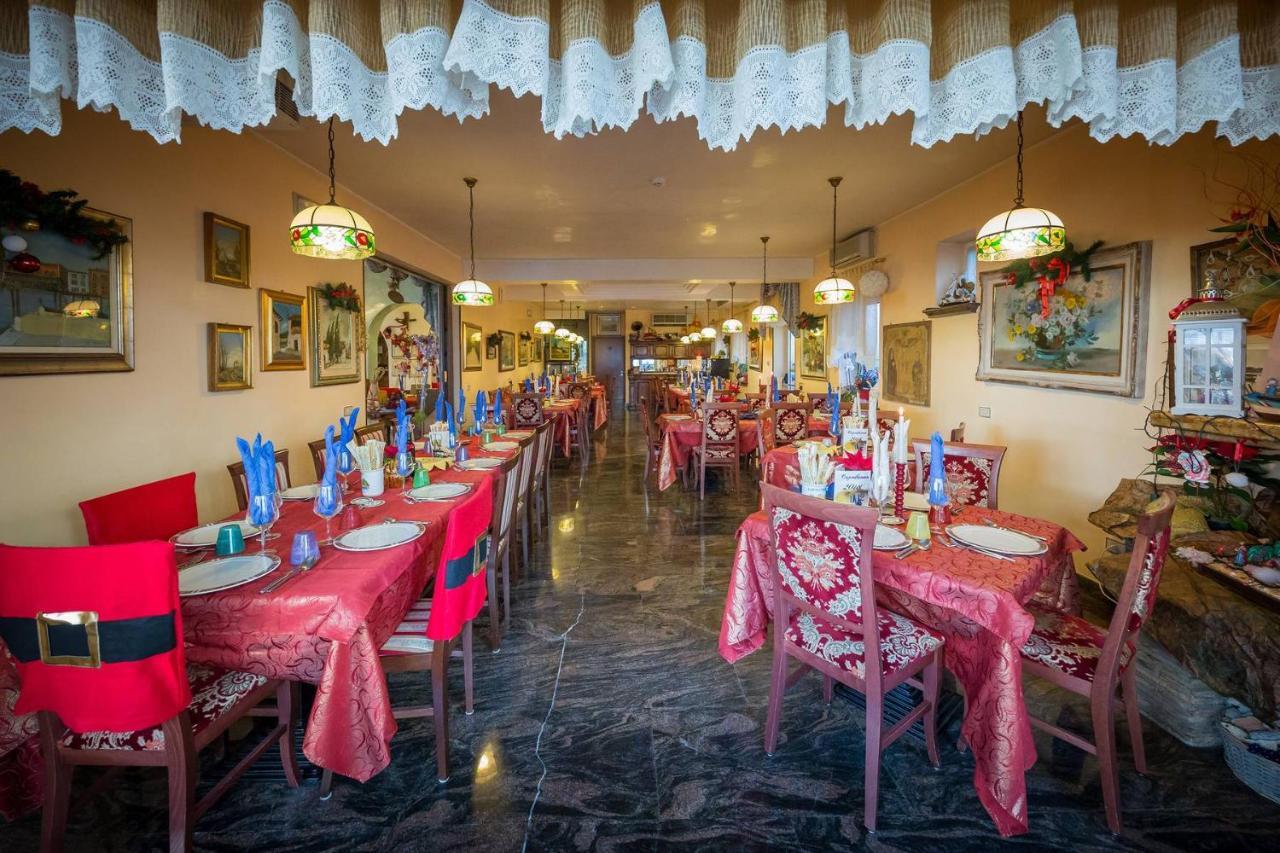 Albergo Ristorante Fabrizio Caorle Bagian luar foto